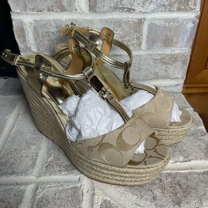 COACH LEAH Wedge Heels (A6051) Platform Open-Toe, Signature Cs, Beige